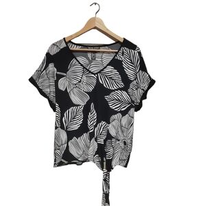 Frank Lyman Women's Size 16 Front Tie Leaf Print Short Sleeve Top in Black